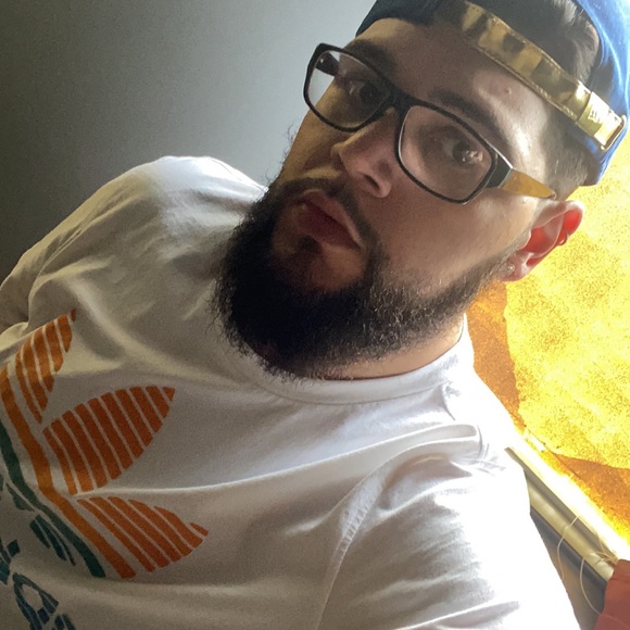 Meet your Posher, Travis - Picture 4 of 4